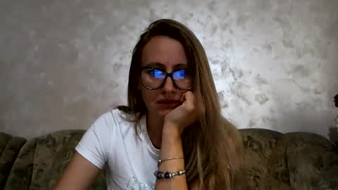 Snapshot of melly_rosey chatting on 07/24/26, 08:56 Melly online show from 07/24/26, 08:56