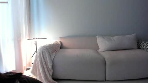 Mel online show from 06/06/26, 09:03