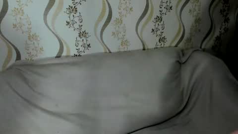 MelMooon online show from 12/17/25, 02:39