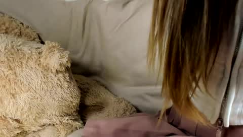 MelMooon online show from 04/03/26, 09:13