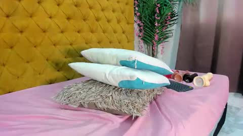 Melody online show from 11/15/25, 10:37