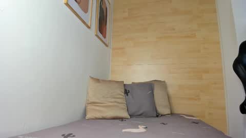 Snapshot of melodi_20 chatting on 05/21/26, 11:39 Melodi online show from 05/21/26, 11:39