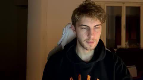 Snapshot of melodicass chatting on 12/06/24, 02:13 Melodicass online show from 12/06/24, 02:13