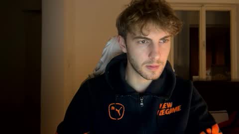 Snapshot of melodicass chatting on 12/07/24, 02:31 Melodicass online show from 12/07/24, 02:31