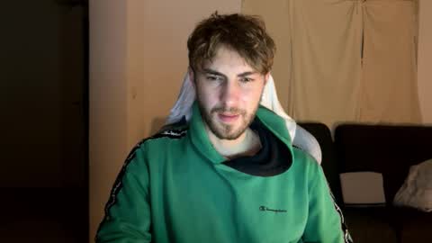 Snapshot of melodicass chatting on 12/23/24, 01:08 Melodicass online show from 12/23/24, 01:08