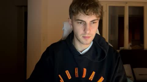 Snapshot of melodicass chatting on 01/01/25, 11:07 Melodicass online show from 01/01/25, 11:07