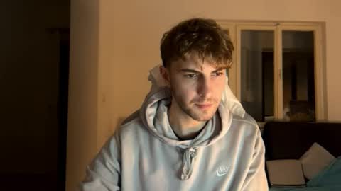 Snapshot of melodicass chatting on 01/05/25, 09:14 Melodicass online show from 01/05/25, 09:14