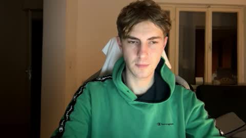 Snapshot of melodicass chatting on 01/31/25, 03:20 Melodicass online show from 01/31/25, 03:20