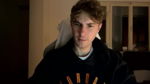 Snapshot of melodicass chatting on 02/01/25, 11:48 Melodicass online show from 02/01/25, 11:48