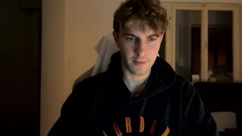 Snapshot of melodicass chatting on 02/02/25, 02:48 Melodicass online show from 02/02/25, 02:48