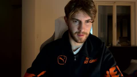 Snapshot of melodicass chatting on 02/27/25, 03:36 Melodicass online show from 02/27/25, 03:36