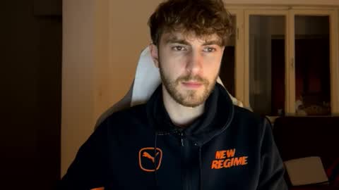 Snapshot of melodicass chatting on 03/01/25, 01:00 Melodicass online show from 03/01/25, 01:00