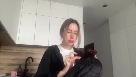 Melodie online show from 10/11/25, 06:56