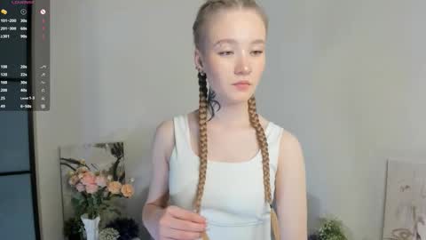 Snapshot of melodievejar chatting on 01/11/26, 04:06 melodievejar online show from 01/11/26, 04:06