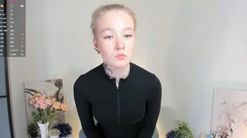 Snapshot of melodievejar chatting on 01/15/26, 04:28 melodievejar online show from 01/15/26, 04:28