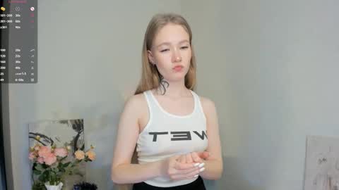 Snapshot of melodievejar chatting on 02/03/26, 04:54 melodievejar online show from 02/03/26, 04:54