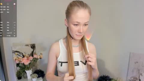 Snapshot of melodievejar chatting on 02/15/26, 04:09 melodievejar online show from 02/15/26, 04:09