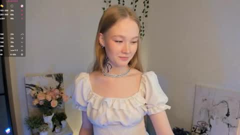 Snapshot of melodievejar chatting on 02/17/26, 04:42 melodievejar online show from 02/17/26, 04:42