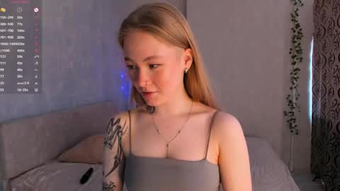 Snapshot of melodievejar chatting on 05/04/26, 04:19 melodievejar online show from 05/04/26, 04:19