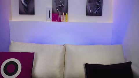 Melodi online show from 09/15/25, 01:22