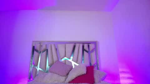 Snapshot of melody__77 chatting on 06/02/26, 04:36 online show from 06/02/26, 04:36