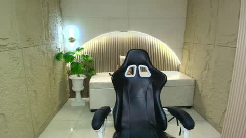 Snapshot of melody_clum chatting on 06/20/26, 01:36 melody_clum online show from 06/20/26, 01:36