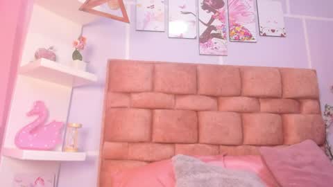 Hi i am melody  online show from 06/25/26, 11:37