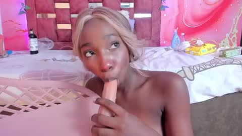 Mixie online show from 02/18/25, 04:59