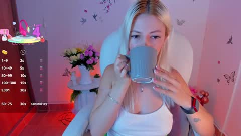 Snapshot of melody_starr chatting on 06/06/26, 11:26 melody_starr online show from 06/06/26, 11:26