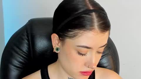 Snapshot of melody_suarez chatting on 12/11/24, 11:32 MELODY online show from 12/11/24, 11:32