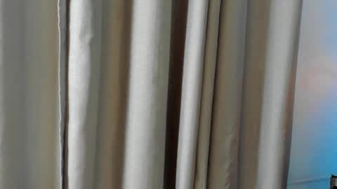 Snapshot of melody_suarez chatting on 01/04/25, 01:42 MELODY online show from 01/04/25, 01:42