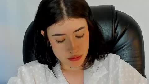 Snapshot of melody_suarez chatting on 01/22/25, 02:15 MELODY online show from 01/22/25, 02:15