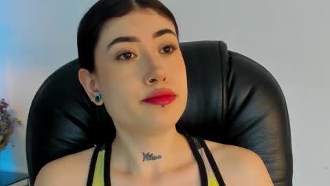 Snapshot of melody_suarez chatting on 01/26/25, 07:41 MELODY online show from 01/26/25, 07:41