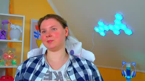 Melody online show from 04/15/26, 07:04