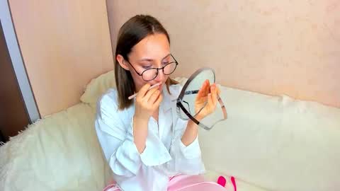 Snapshot of melodyoflovee chatting on 10/26/25, 05:02 Kaylie online show from 10/26/25, 05:02