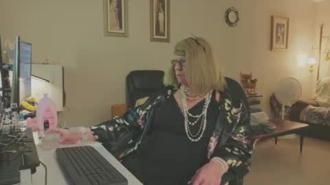 Melody online show from 11/08/25, 02:50