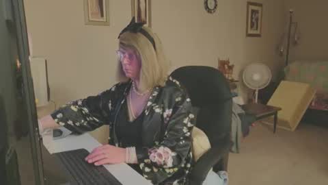 Melody online show from 11/29/25, 05:38