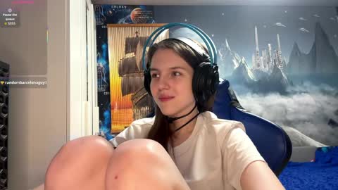 Hi Im Aria 18 years old online show from 04/20/26, 05:26