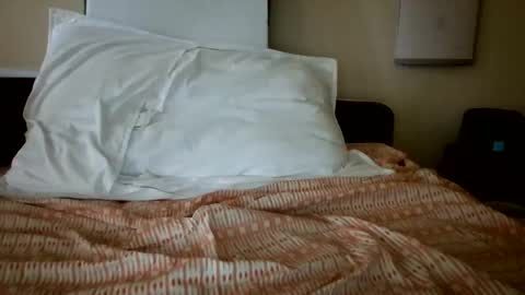 Snapshot of melxiss chatting on 11/12/25, 07:03 melxiss online show from 11/12/25, 07:03