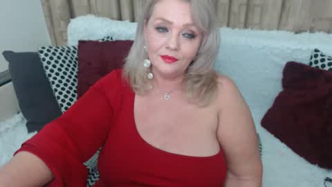 Snapshot of melyssamilfxxx chatting on 01/09/25, 06:15 melyssamilfxxx online show from 01/09/25, 06:15