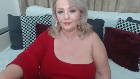 Snapshot of melyssamilfxxx chatting on 01/11/25, 04:57 melyssamilfxxx online show from 01/11/25, 04:57