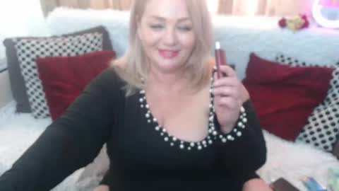 Snapshot of melyssamilfxxx chatting on 03/04/25, 08:13 melyssamilfxxx online show from 03/04/25, 08:13
