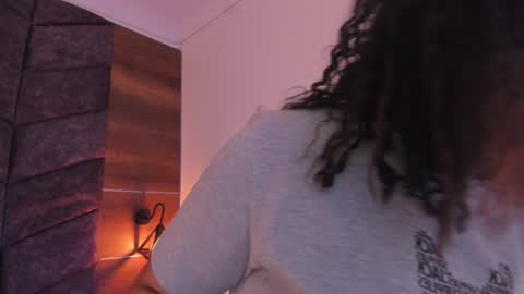 Snapshot of memphiswilliams chatting on 01/07/25, 02:42 Memphis Williams online show from 01/07/25, 02:42
