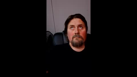 Snapshot of men10_12_1983 chatting on 05/11/26, 05:10 men10_12_1983 online show from 05/11/26, 05:10