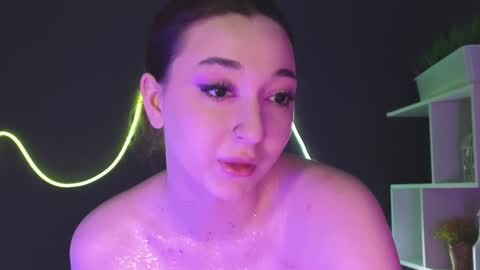 Snapshot of mencialo chatting on 12/21/24, 04:52 Mencialo online show from 12/21/24, 04:52