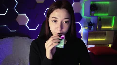 Snapshot of mencialo chatting on 12/28/24, 01:50 Mencialo online show from 12/28/24, 01:50