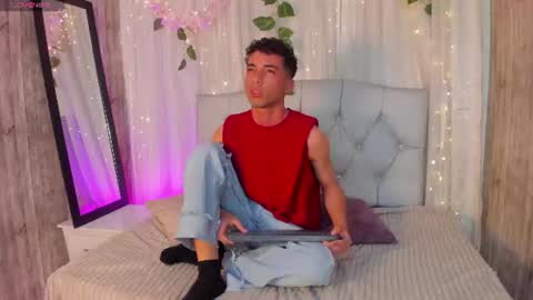 Snapshot of mency_rouse chatting on 07/14/26, 04:23 Mency online show from 07/14/26, 04:23