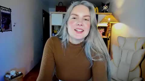 Snapshot of meow_k1tty chatting on 07/08/26, 06:18 Flora Next stream November 17th at 6 GMT online show from 07/08/26, 06:18