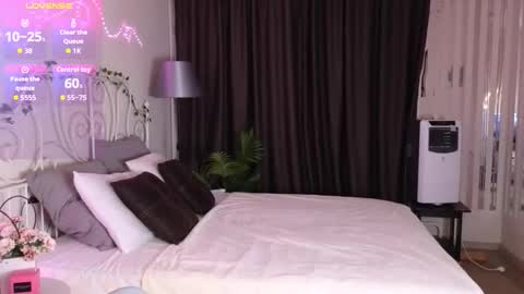 meow_mellie online show from 09/24/25, 02:04