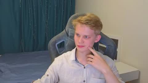 Mickey online show from 10/22/25, 02:17